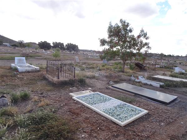 Mount Isa Sunset Lawn Cemetery (27/05/2014)