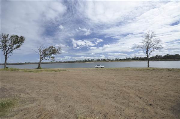 Pine Lodge entrance on Barossa river (28/05/2014 - Credits: Angus Ledgerwood)