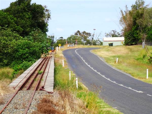 Roadside Cane Train Track (28/05/2014 - Credits: Angus Ledgerwood)