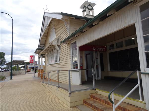 Longreach Post Office (10/07/2015)