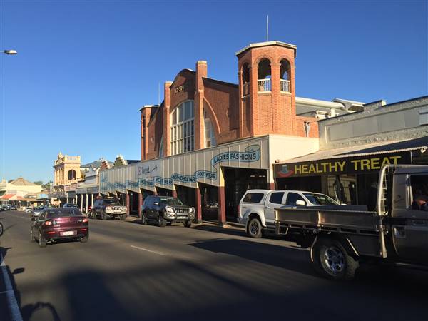Charters Towers - D & S Building (28/08/2015 - Credits: Neil McGregor)