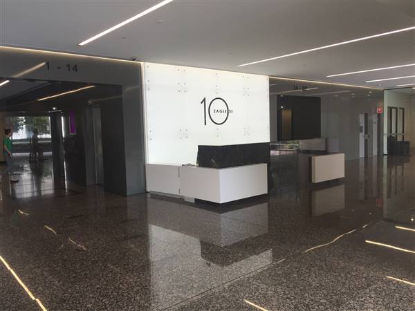 Eagle Street Lobby - Downtown Brisbane (1/04/2016)