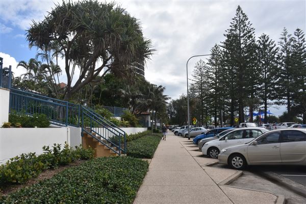Coolangatta - Marine Parade / Beach (17/05/2019 - Credits: Kathryn Metcalfe)