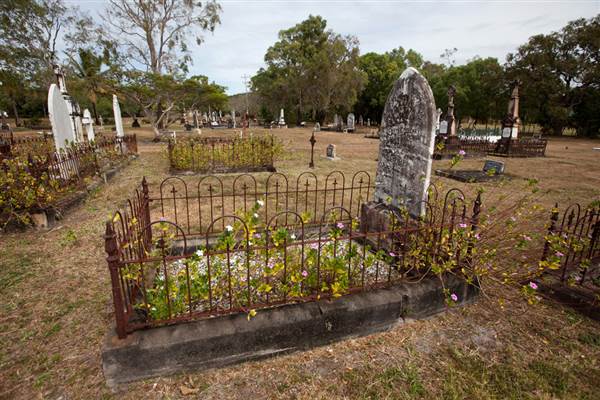 Cooktown / Township - Cooktown historic cemetery (27/04/2015)