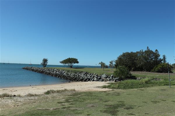 Raby Bay - Foreshore Park (8/05/2023 - Credits: Screen Queensland)