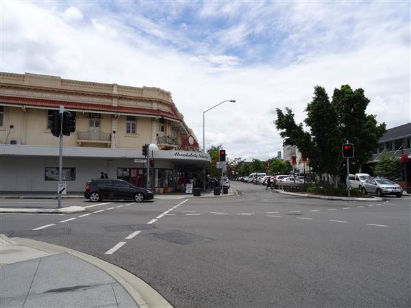 Cnr Logan Rd & Jurgens St (24/01/2014 - Credits: Angus Ledgerwood)