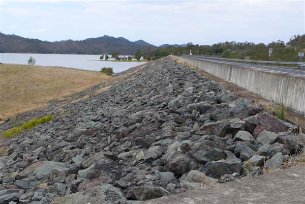 Lake Wivenhoe - Roads & Dam Wall (3/02/2014)