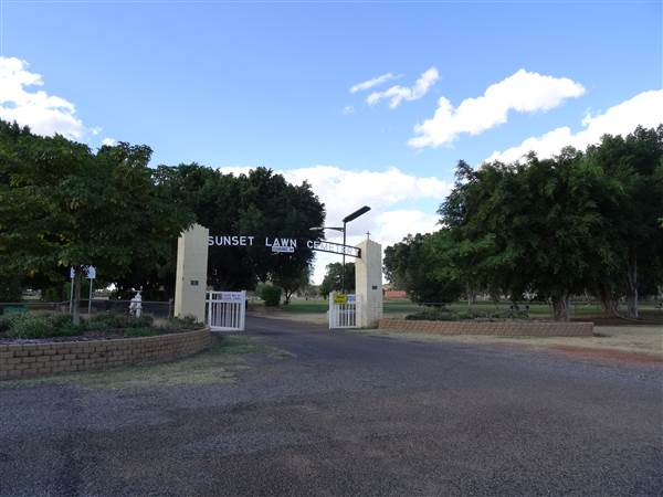 Mount Isa Sunset Lawn Cemetery (27/05/2014)