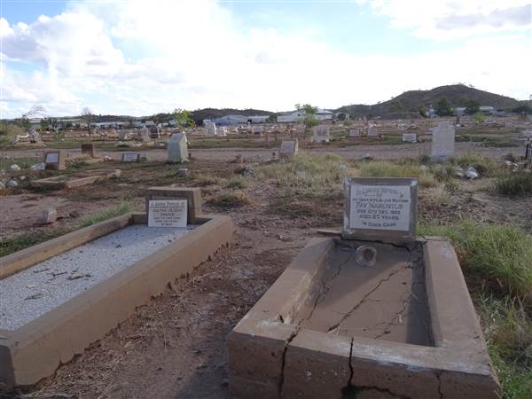 Mount Isa Sunset Lawn Cemetery (27/05/2014)