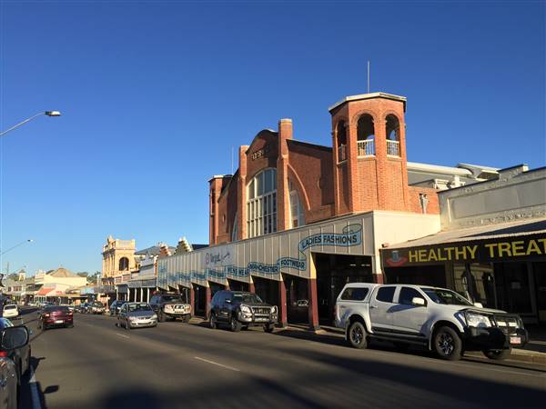 Charters Towers - D & S Building (28/08/2015 - Credits: Neil McGregor)