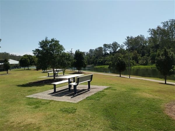 Parkland on the River - Colleges Crossing Recreation Reserve (20/09/2021 - Credits: Kathryn Metcalfe)
