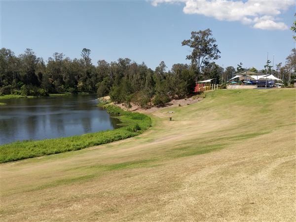 Parkland on the River - Colleges Crossing Recreation Reserve (20/09/2021 - Credits: Kathryn Metcalfe)