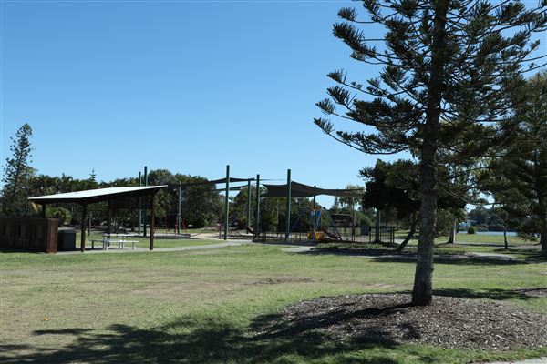 Raby Bay - Foreshore Park (8/05/2023 - Credits: Screen Queensland)