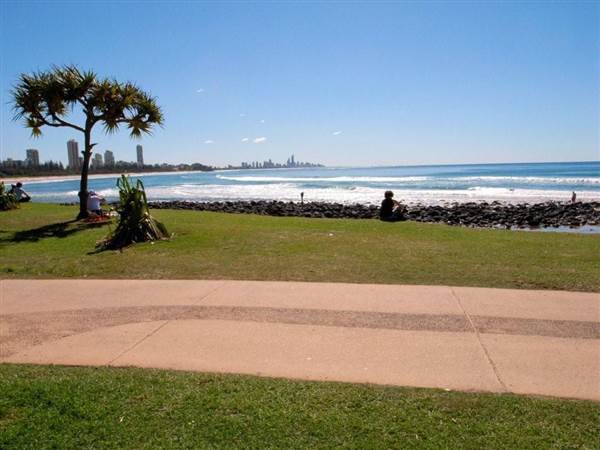 Burleigh Heads - Beach & Surf Club area (24/11/2008)
