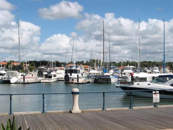 Raby Bay Marina (9/10/2007)