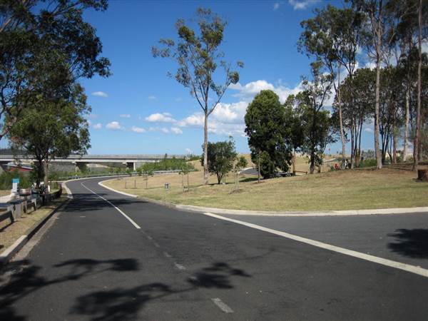 Lake Wivenhoe - Roads & Dam Wall (10/05/2006)