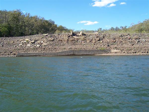 Lake Wivenhoe - Roads & Dam Wall (10/05/2006)