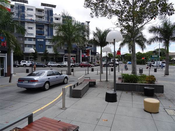 Cnr Logan Rd & Jurgens St (24/01/2014 - Credits: Angus Ledgerwood)