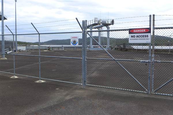 Lake Wivenhoe - Roads & Dam Wall (3/02/2014)