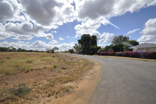 Corner of Killara Crescent & Kolongo Crescent (26/05/2014 - Credits: Angua Ledgerwood)