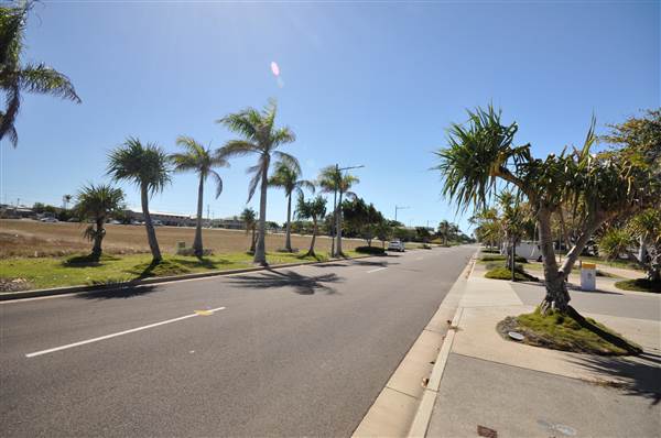 Santa Barbara Parade (Bowen) (26/08/2014)