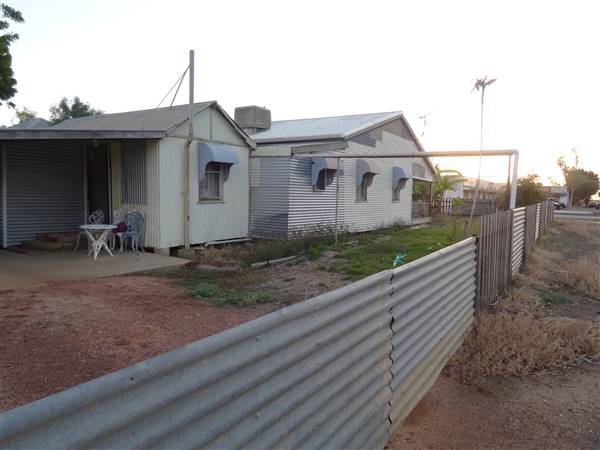 Longreach Township (8/07/2015 - Credits: Neil McGegor)