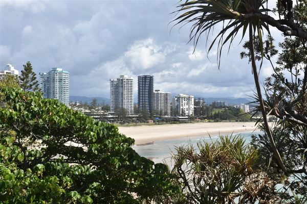 Coolangatta - Marine Parade / Beach (17/05/2019 - Credits: Kathryn Metcalfe)