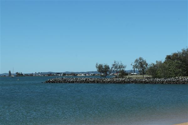 Raby Bay - Foreshore Park (8/05/2023 - Credits: Screen Queensland)