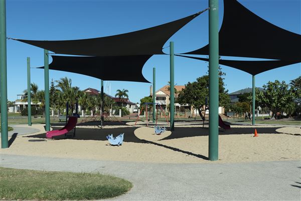 Raby Bay - Foreshore Park (8/05/2023 - Credits: Screen Queensland)