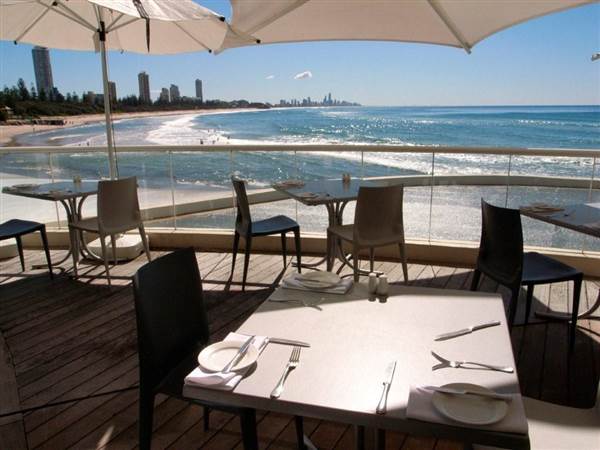 Burleigh Heads - Beach & Surf Club area (24/11/2008)