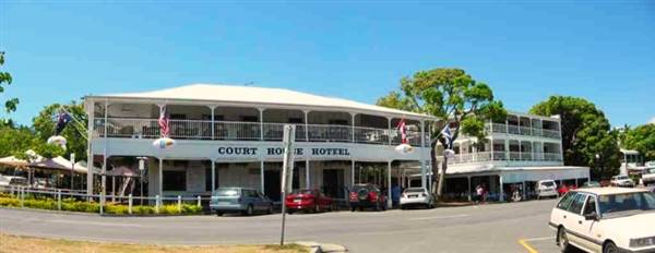 Port Douglas - Court House Hotel (8/01/2007)
