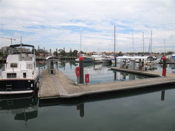 Raby Bay Marina (9/10/2007)