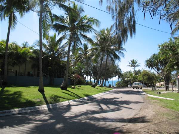 Rose Bay (Bowen) (8/11/2006)