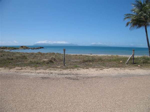Rose Bay (Bowen) (8/11/2006)