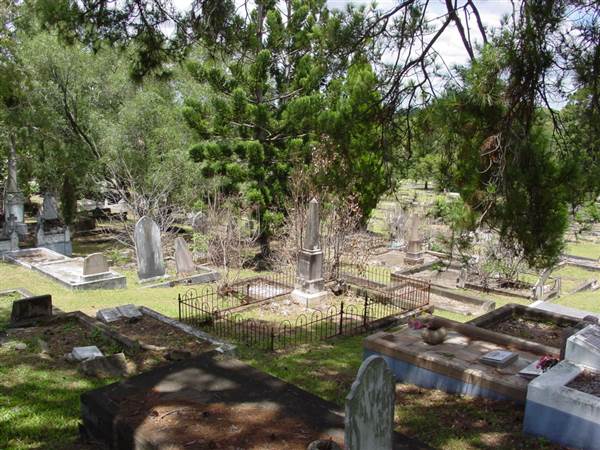 Toowong Cemetery (14/02/2005)