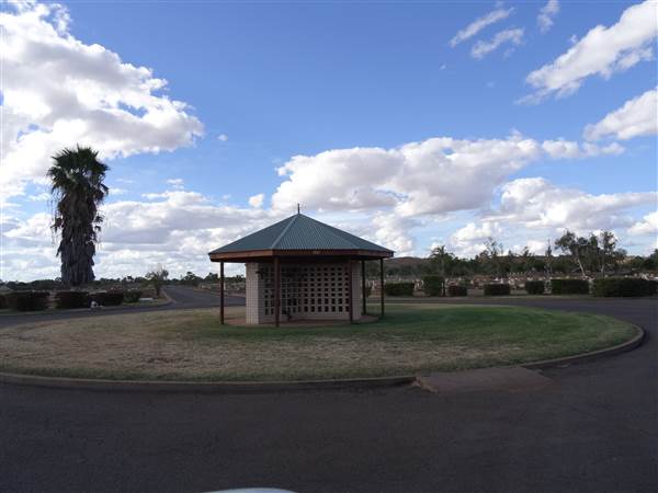 Mount Isa Sunset Lawn Cemetery (27/05/2014)