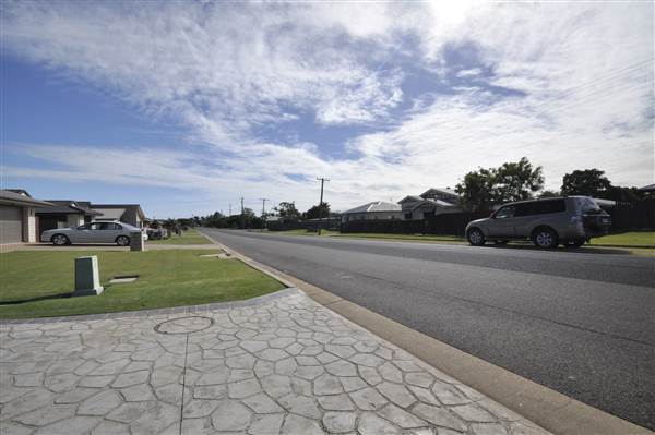 Suburban Streets (28/05/2014 - Credits: Angus Ledgerwood)