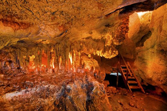 Capricorn Caves (4/12/2018 - Credits: unknown)
