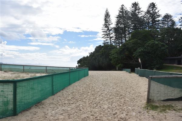 Coolangatta - Marine Parade / Beach (17/05/2019 - Credits: Kathryn Metcalfe)