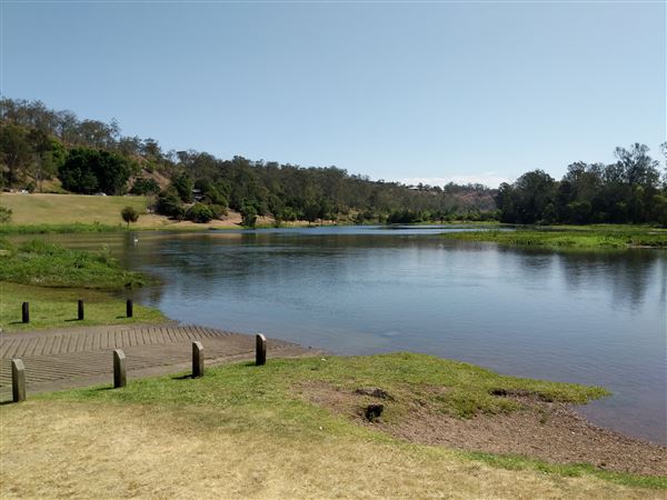 Parkland on the River - Colleges Crossing Recreation Reserve (20/09/2021 - Credits: Kathryn Metcalfe)