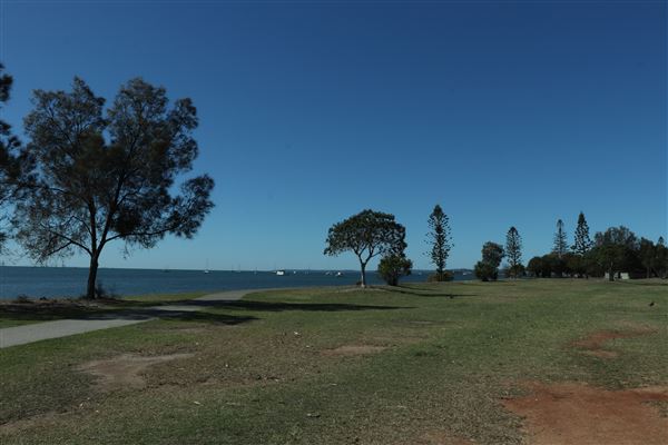Raby Bay - Foreshore Park (8/05/2023 - Credits: Screen Queensland)