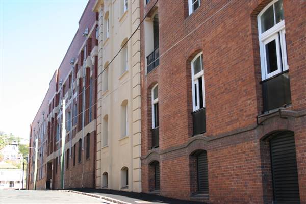 Teneriffe Apartment Buildings - Various (16/06/2006)