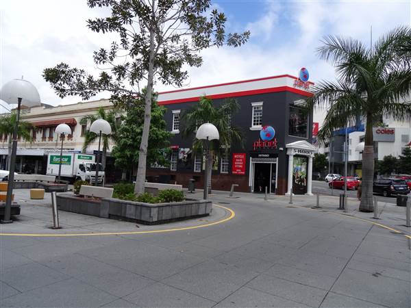 Cnr Logan Rd & Jurgens St (24/01/2014 - Credits: Angus Ledgerwood)