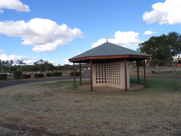 Mount Isa Sunset Lawn Cemetery (27/05/2014)