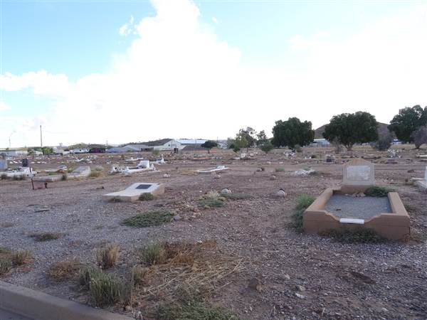 Mount Isa Sunset Lawn Cemetery (27/05/2014)