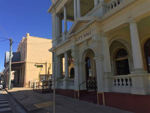 Charters Towers City Hall (28/08/2015 - Credits: Neil McGregor)