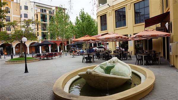 Emerald Lakes - Courtyard (13/10/2016)