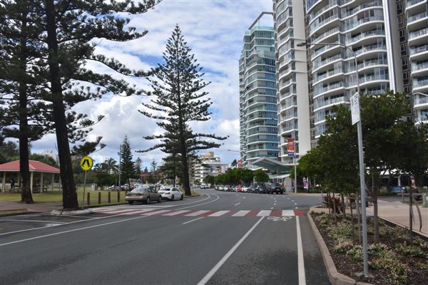 Coolangatta - Marine Parade / Beach (17/05/2019 - Credits: Kathryn Metcalfe)