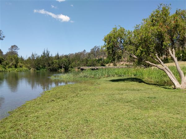 Parkland on the River - Colleges Crossing Recreation Reserve (20/09/2021 - Credits: Kathryn Metcalfe)