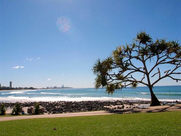 Burleigh Heads - Beach & Surf Club area (24/11/2008)